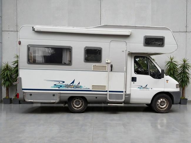 Fiat 230 Zonnige klassieker! Bekijk m op Zaterdag Camperdag, Caravans en Kamperen, Alkoof, Bedrijf, Diesel, Fiat