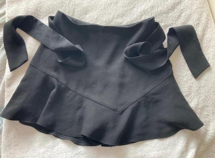 ZARA Mooi zwart rokje met rits en vast broekje , mt 36, Kleding | Dames, Rokken, Ophalen of Verzenden, Zo goed als nieuw, Maat 36 (S)