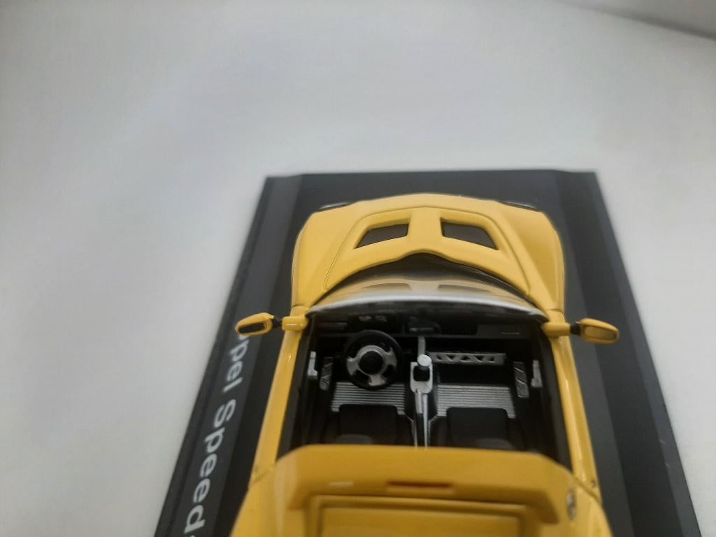 Opel speedster geel 1:43 schuco, Hobby en Vrije tijd, Modelauto's | 1:43, Ophalen of Verzenden, Zo goed als nieuw, Auto, Schuco