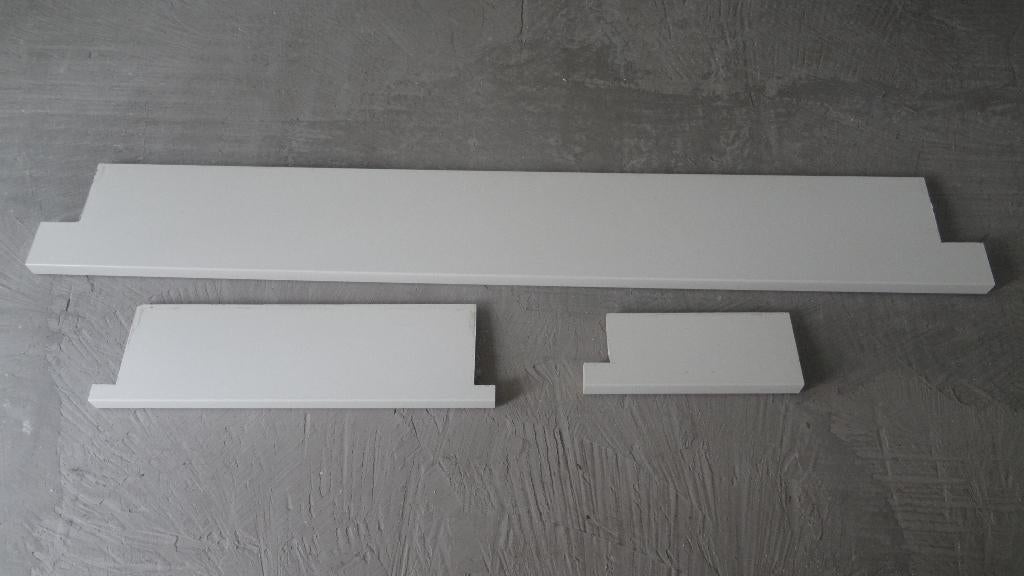 Nette witte vensterbanken (3x), Doe-het-zelf en Verbouw, Plinten en Afwerking, Ophalen of Verzenden, Zo goed als nieuw, Overige materialen