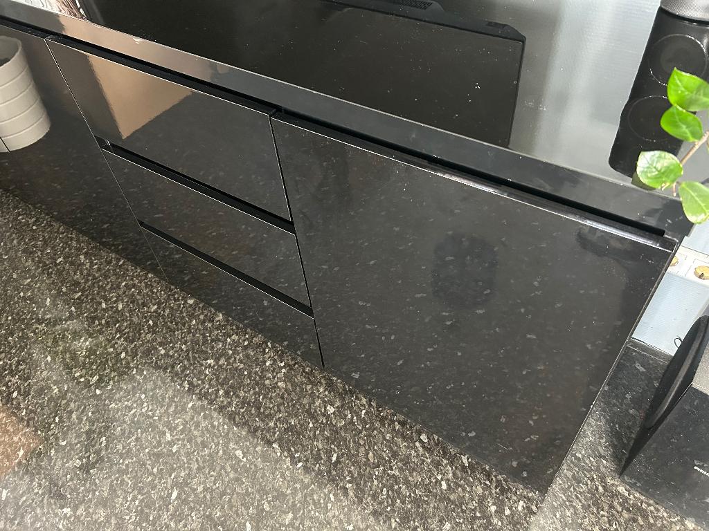 Zwart hoogglans dressoir – Italiaans design, Met deur(en), Zo goed als nieuw, 200 cm of meer, 25 tot 50 cm