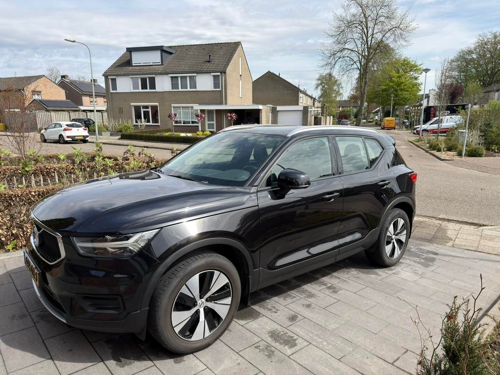 Volvo XC40 T3 156pk 2019 Zwart, Voorwielaandrijving, 156 pk, Zwart, 1468 kg