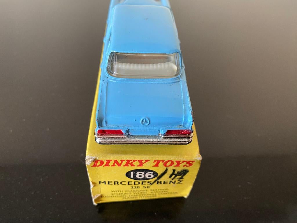 Dinky Toys Simca Ambulance Pickup 1/43 - Miniature Militaire Vintage