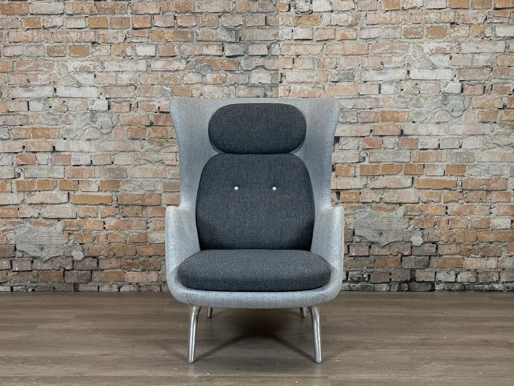 Fritz Hansen Ro Chair bij TheReSales, Huis en Inrichting, Fauteuils, Ophalen, Design, 75 tot 100 cm, Zo goed als nieuw