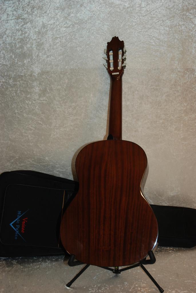 Manuel Severas Acoestische gitaar met hoes C-26 <26260727>, Muziek en Instrumenten, Gebruikt, ., Drums of Percussie, Ophalen of Verzenden