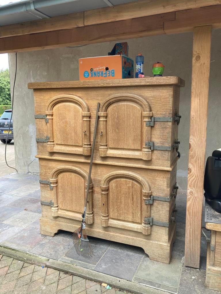 Blank eiken kast in oud Hollandse stijl, Ophalen