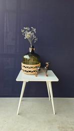 Vintage bijzettafel wit met formica blad - H50 B50 D40, Gebruikt, N, Vintage, Ophalen of Verzenden