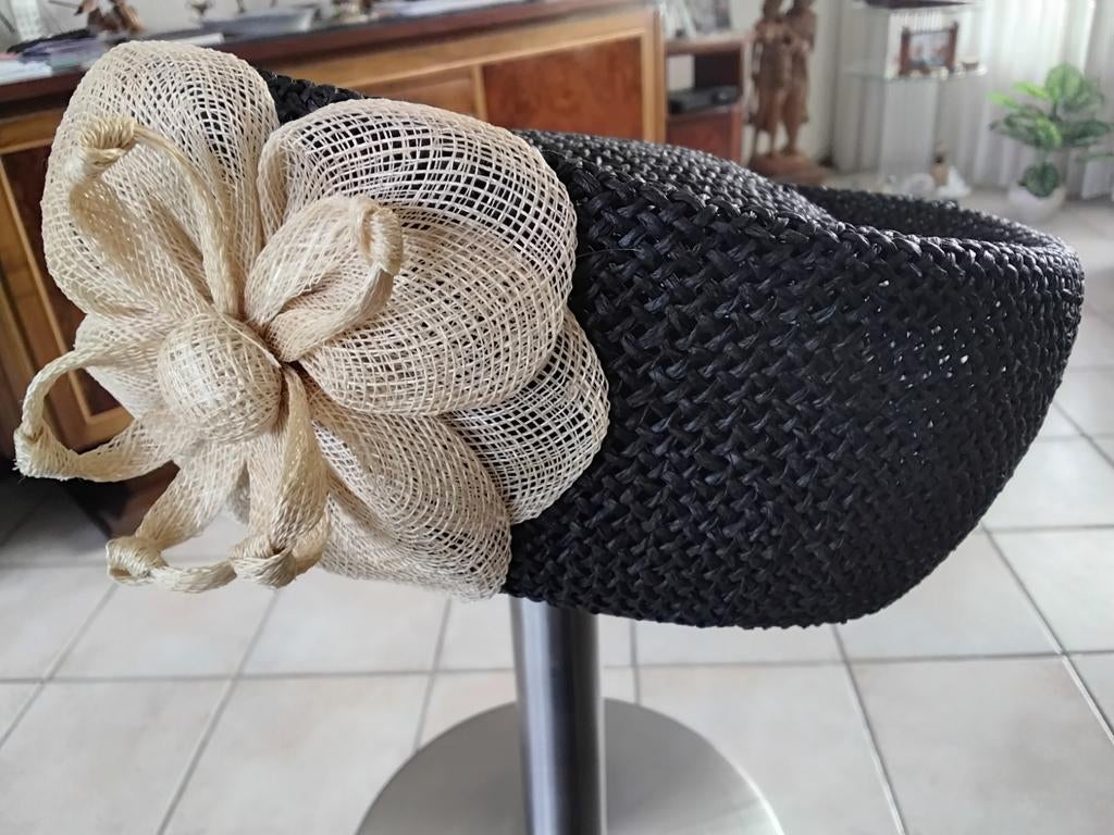 Prachtig Dophoedje 56 cm, Kleding | Dames, Hoeden en Petten, Ophalen of Verzenden, Nieuw