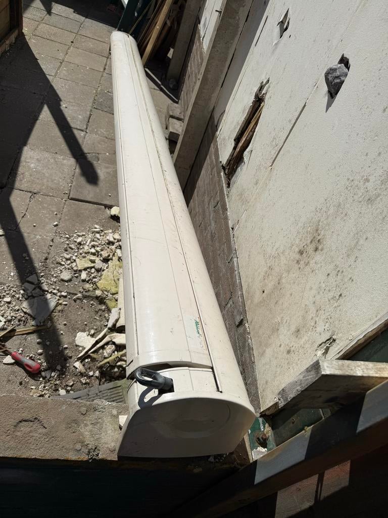 Gebruikt knikarmscherm, blauw doek, 450 cm breed, Ophalen, Gebruikt, 450 cm of meer, 150 tot 300 cm