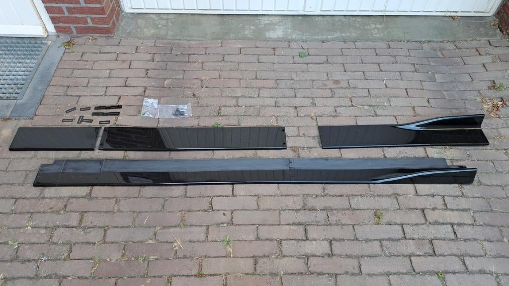 Seat Leon FR Hatchback Side Skirts, Ophalen