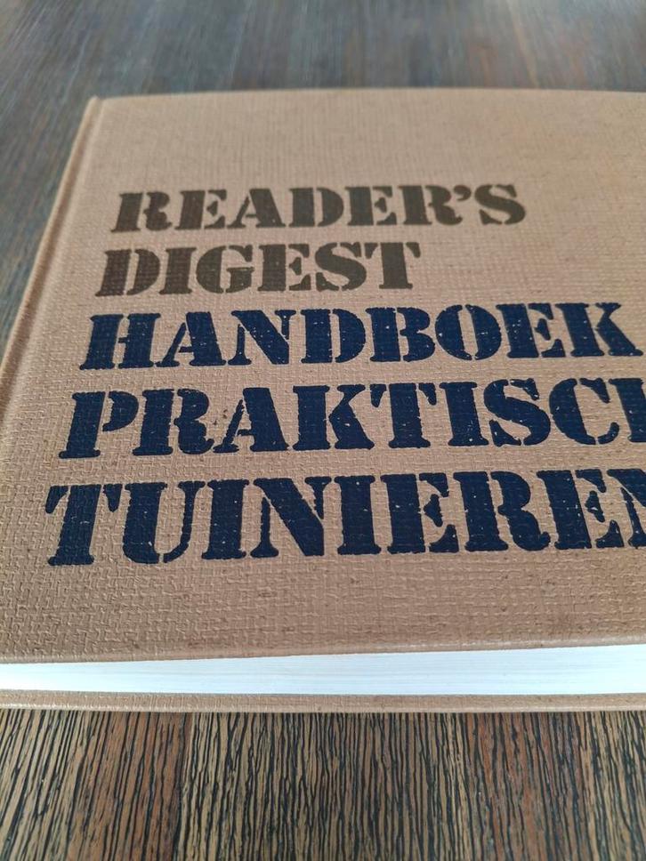Reader's Digest Handboek Praktisch Tuinieren.  Gebonden uitg, Boeken, Wonen en Tuinieren, Zo goed als nieuw, Ophalen of Verzenden