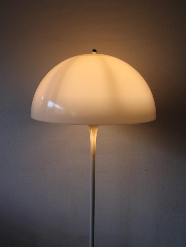 Vintage Deense vloerlamp door Louis Poulsen, de Panthella, Huis en Inrichting, Lampen | Vloerlampen, Zo goed als nieuw, 100 tot 150 cm