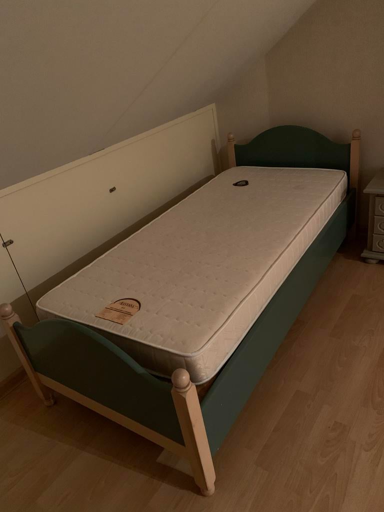 Eenpersoonsbed - Groen/Hout, Huis en Inrichting, Ophalen, Gebruikt, 90 cm, Eenpersoons