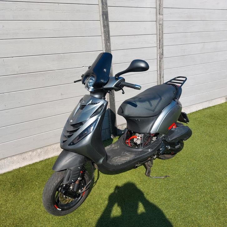 Zip 172 DDL vol gereviseerd malossi! Swingarm  M08, Fietsen en Brommers, Scooters | Piaggio, Zo goed als nieuw, Zip, Tweetakt