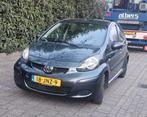 Toyota Aygo 1.0 5DRS 2009 Metallic Grijs, Auto's, Toyota, 4 stoelen, 68 pk, Origineel Nederlands, Particulier