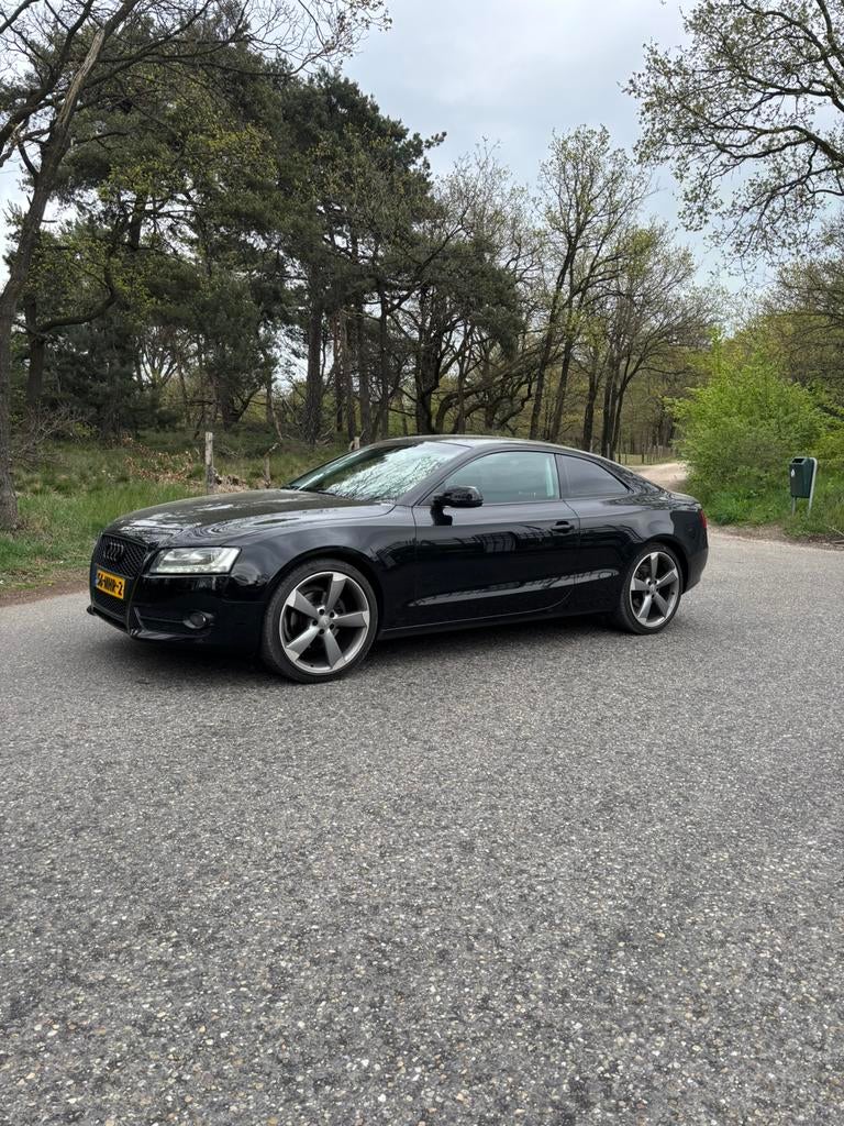 Audi A5 1.8 Tfsi 118KW Coupe 2010 Zwart, Auto's, Audi, Voorwielaandrijving, 4 cilinders, Zwart, 75 €/maand