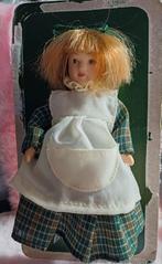 Poppenhuis popje 1:12 nummer 2, Ophalen of Verzenden, Poppenhuis