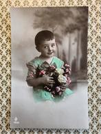 Ventje met bosje bloemen (NN), Ophalen of Verzenden, Voor 1920, Gelopen, Kinderen