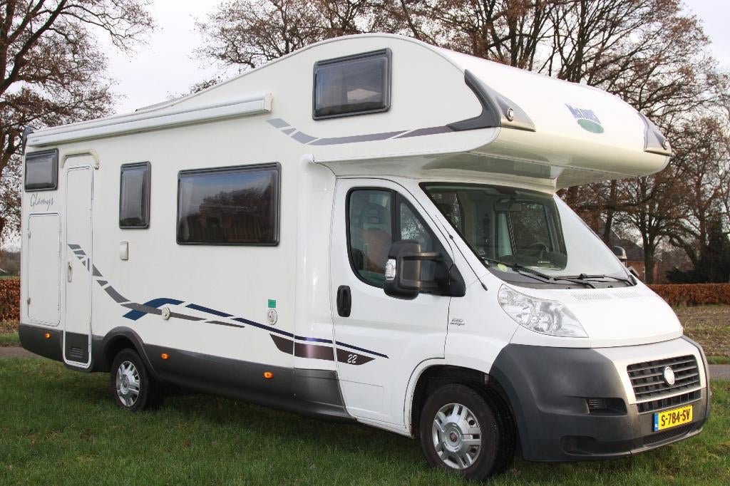 Mclouis Glamys 22 Airco 7P! Stapelbed Zonnepaneel, Caravans en Kamperen, Campers, Alkoof, Ringverwarming, Fiat, Treinzit