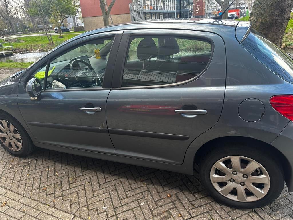 Peugeot 207 TEKOOP! Met ingebouwde Carplay!, Auto's, Voorwielaandrijving, 1360 cc, 4 cilinders, 49 €/maand