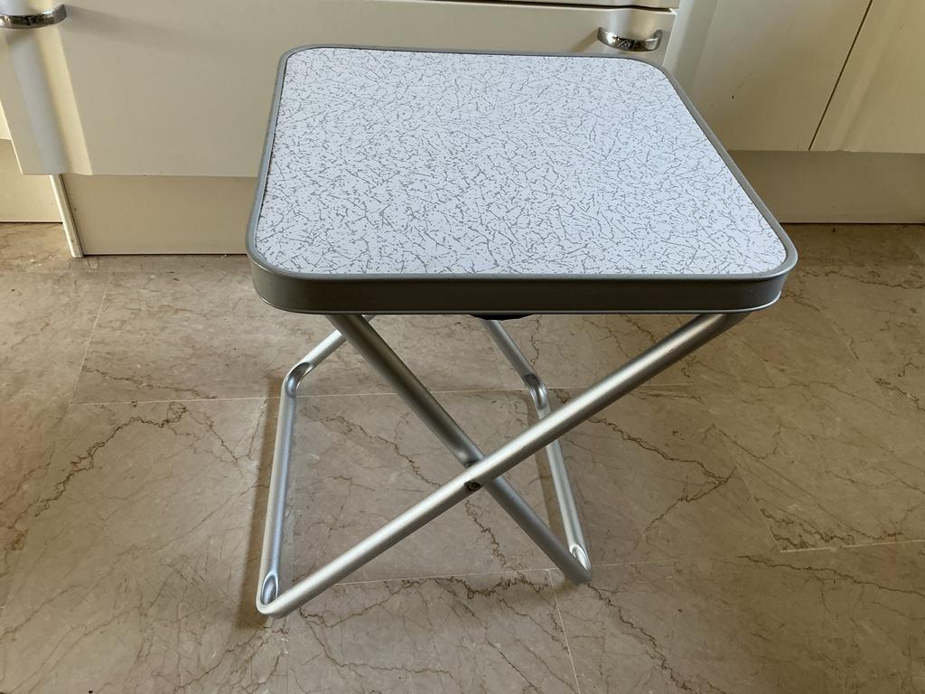 Oplegblad / bijzettafel / krukje, Ophalen, Gebruikt