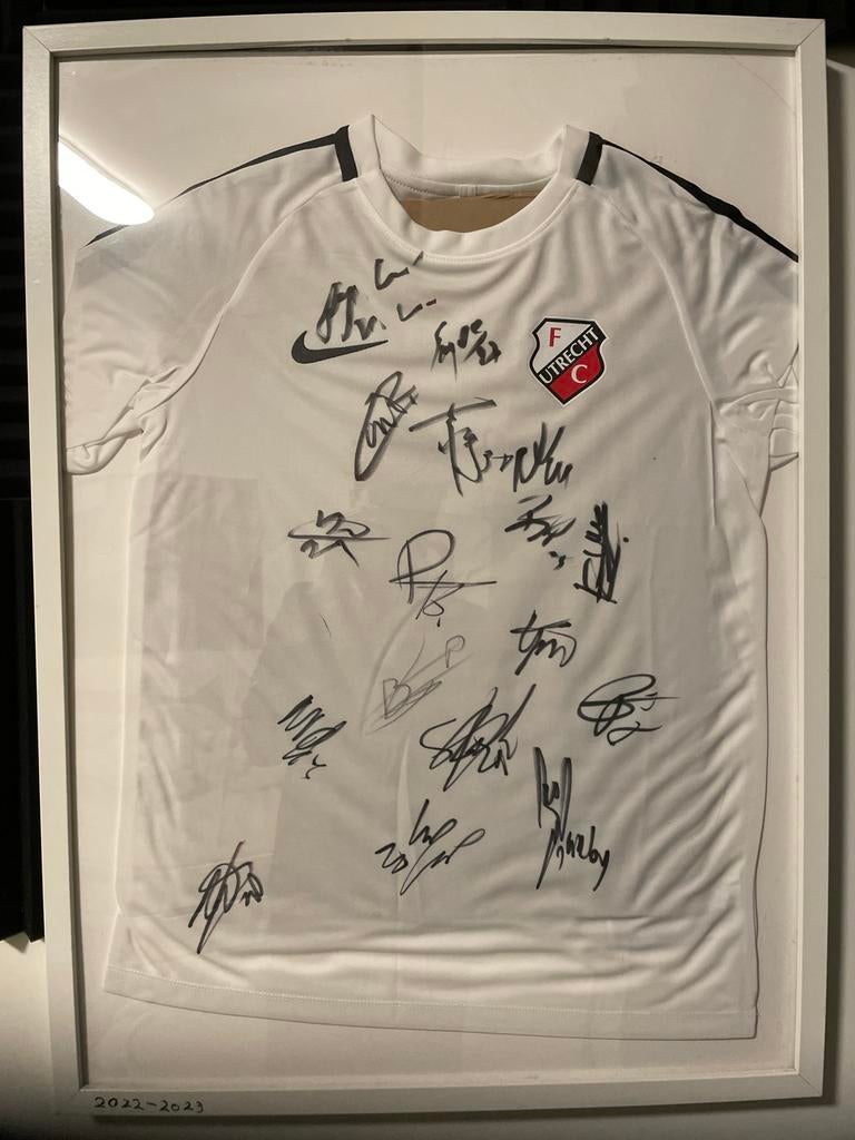 FC Utrecht shirt 2022-2023 met handtekeningen, Ophalen of Verzenden, Zo goed als nieuw, Shirt