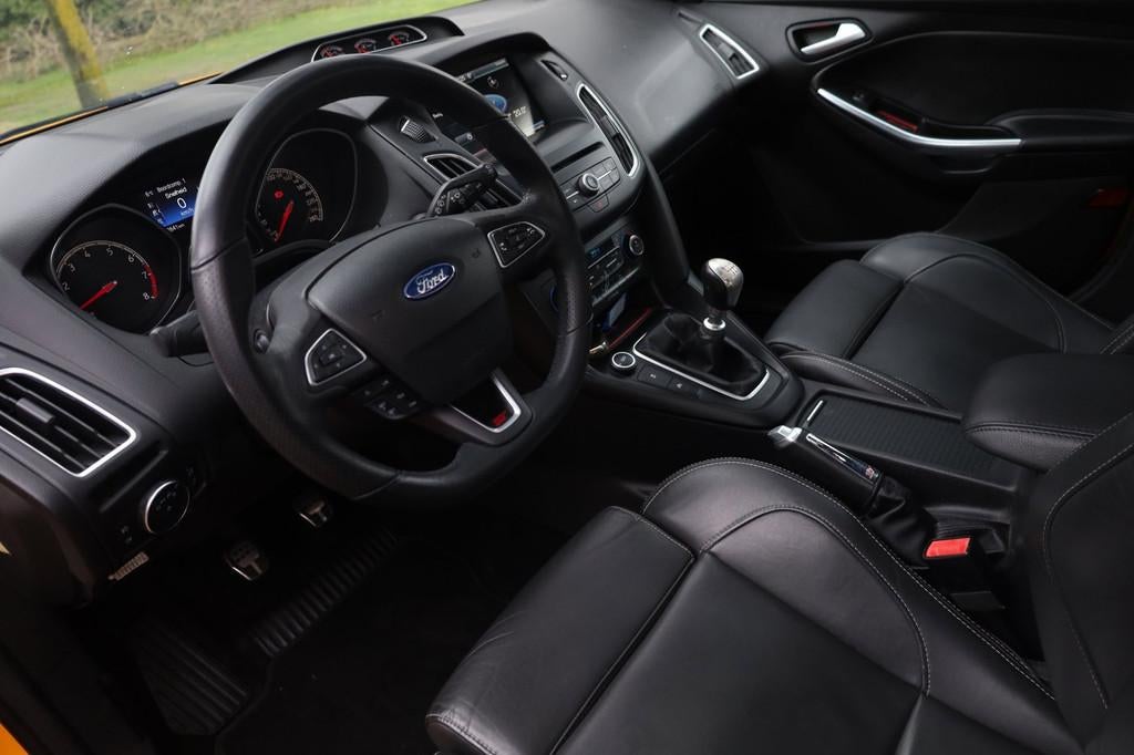 Ford Focus 2.0 ST-3 | Maxton | Sony Sound | Schuif-Kanteldak, 15 km/l, 1337 kg, Leder, Bedrijf