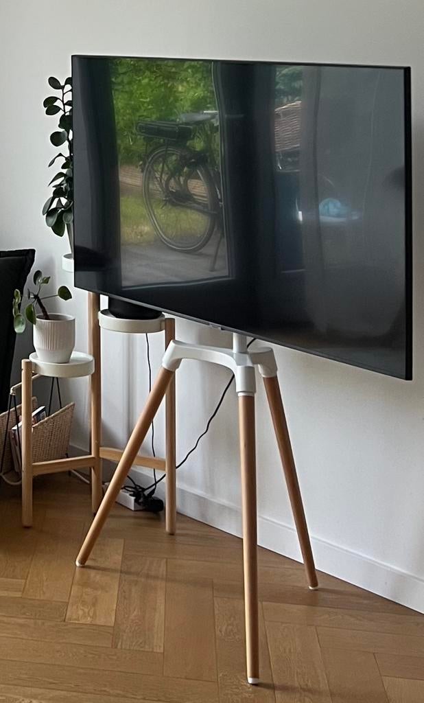 Tv  stand/ statief standaard schilders ezel design studio, Ophalen, Zo goed als nieuw