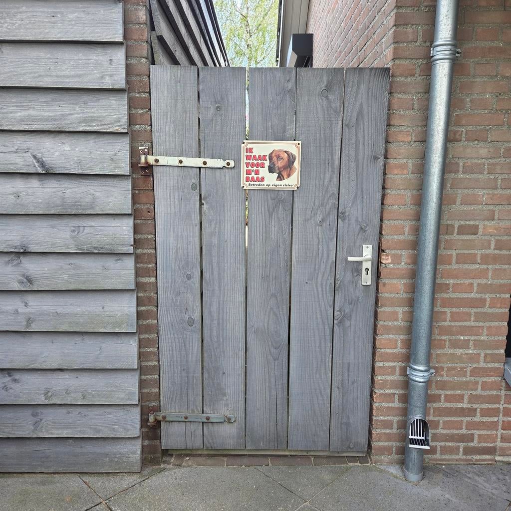 Gratis Houten poort met beslag en sleutels, Doe-het-zelf en Verbouw, Ophalen
