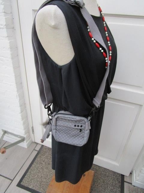 Kipling vakantie/schoudertasje met aapje, Ophalen, Zo goed als nieuw, Grijs, Kipling