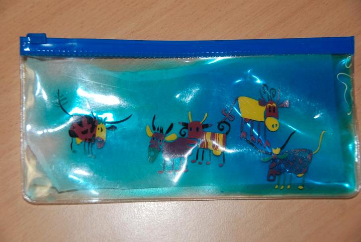 Etui.                     Met verschillende dieren, Diversen, Schoolbenodigdheden, Nieuw, Ophalen of Verzenden