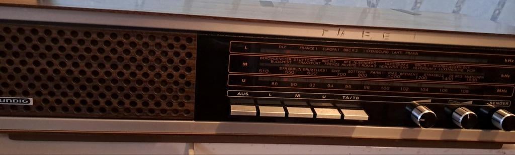 Vintage Grundig Radio - Klassieke Ontvanger, Antiek en Kunst, Antiek | Tv's en Audio, Ophalen