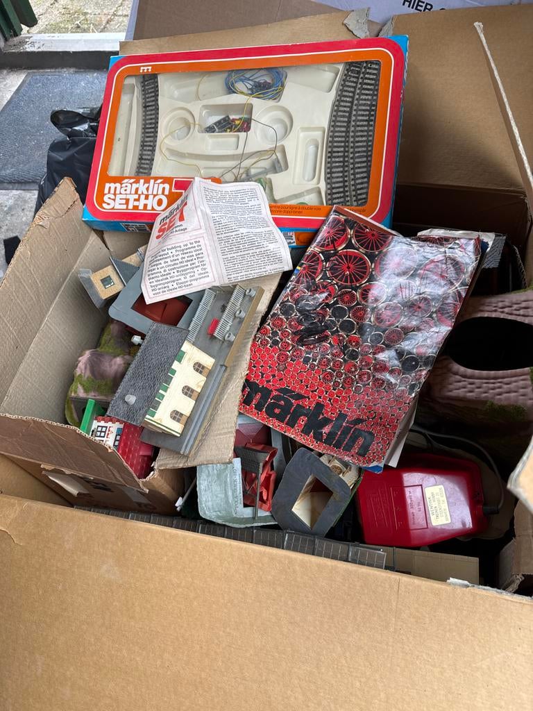 Märklin H0 doos vol allerlei, Hobby en Vrije tijd, Modeltreinen | H0, Ophalen, Wisselstroom, Märklin, Gebruikt