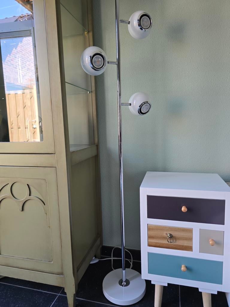 Space Age Vloerlamp Wit/Chroom met Voetbediening, Huis en Inrichting, Lampen | Vloerlampen, Ophalen, Metaal, 150 tot 200 cm, Gebruikt