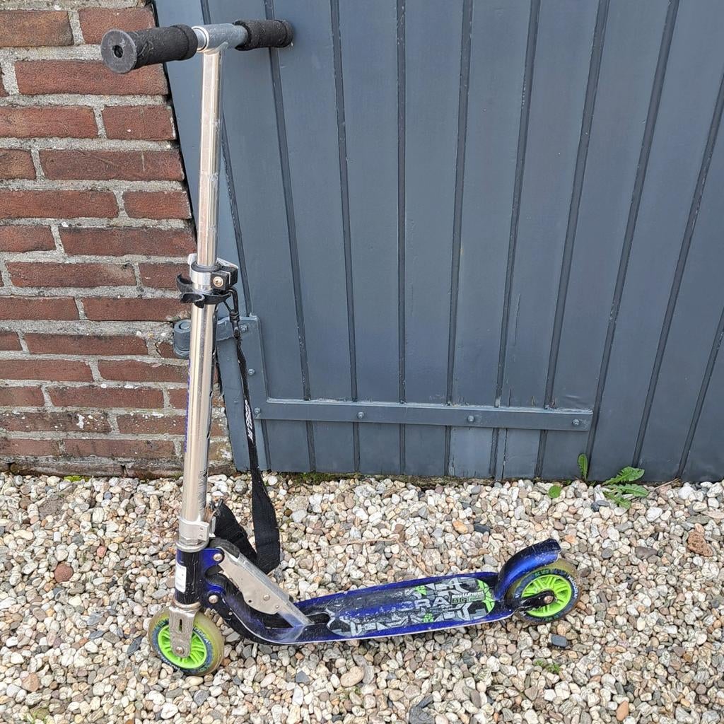 Blauwe step met groene wielen, Fietsen en Brommers, Steps, Ophalen, Gebruikt, Gewone step, Hudora