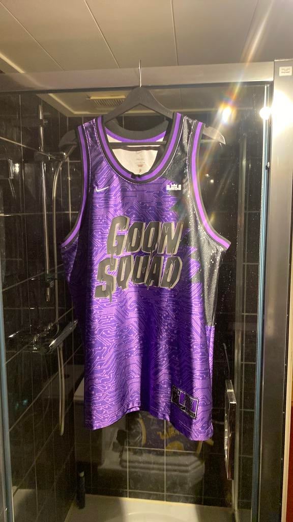 Nike basketbal jersey Goon Squad maat L Weekend deal!, Sport en Fitness, Basketbal, Ophalen of Verzenden, Zo goed als nieuw, Kleding