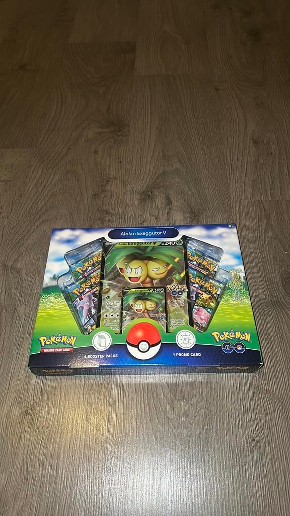Alolan Exeggutor V - Pokemon Go, Hobby en Vrije tijd, Verzamelkaartspellen | Pokémon, Ophalen of Verzenden, Zo goed als nieuw