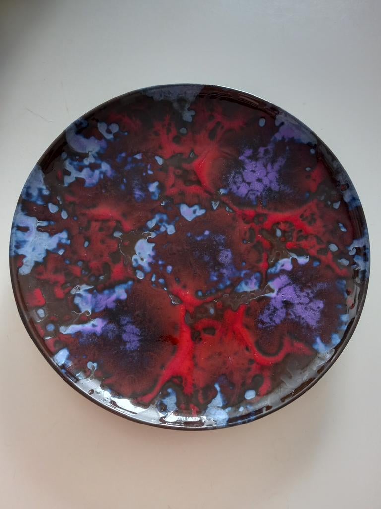 Origineel Retro Bord met Rode en Paarse Glazuur - 29cm, Ophalen of Verzenden, Zo goed als nieuw