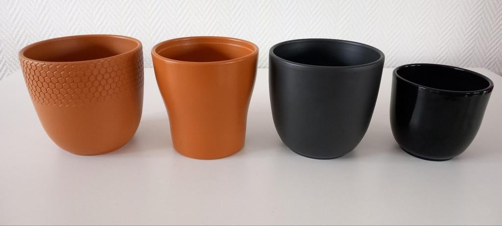 6 Bloempotten 'Mica Decorations'en 'Intratuin'(4 + 2 Gratis), Ophalen, Gebruikt, Rond, Binnen