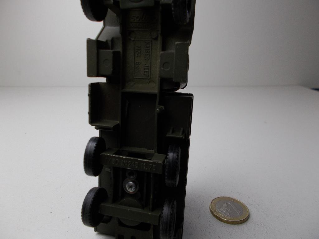 1975 Solido 245 KAISER JEEP 6 x 6. M-34 CRANE TRUCK., Ophalen of Verzenden, Zo goed als nieuw, Bus of Vrachtwagen, Solido