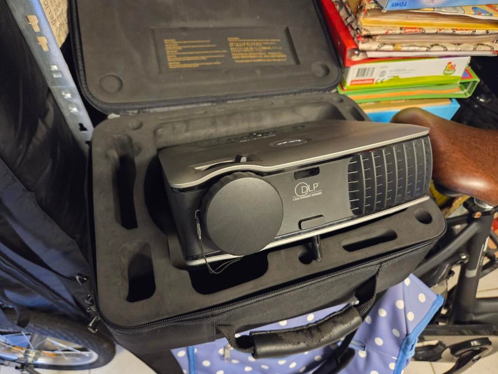 Dell Beamer met scherm en standaard, Ophalen, Gebruikt, Dell