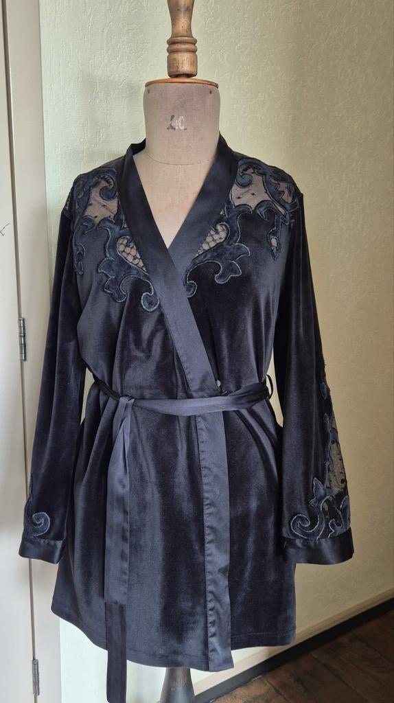 Marjolaine kimono fluweel/kant 38 NIEUWSTAAT!, Kleding | Dames, Ondergoed en Lingerie, Marjolaine, Ophalen of Verzenden, Zwart