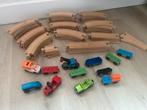 Houten treinbaan inclusief treintjes, Ophalen, Zo goed als nieuw