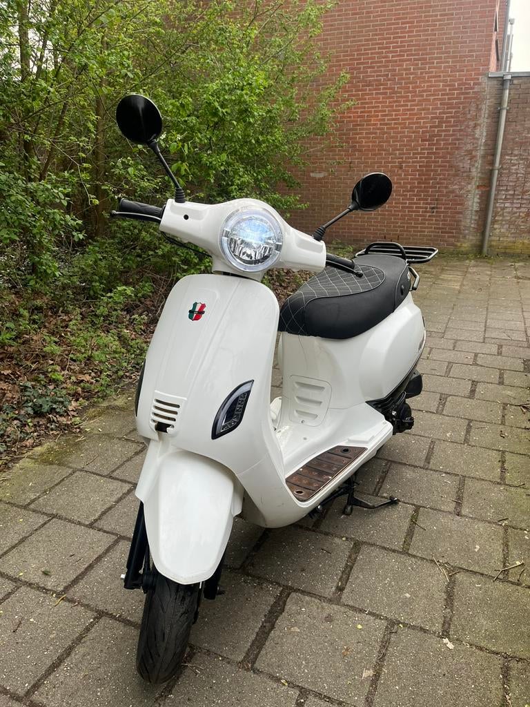 GTS Toscana 2025, Zo goed als nieuw, Benzine, Ophalen, Overige merken