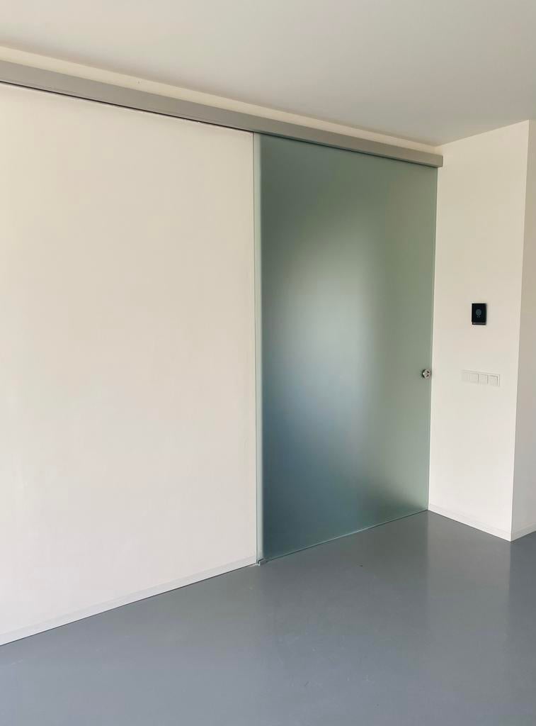 Glazen schuifdeur met aluminium rail, Doe-het-zelf en Verbouw, Glas en Ramen, Ophalen, 160 cm of meer, Zo goed als nieuw, Glasplaat