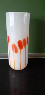 Witte glazen vaas met oranje bloemmotief, Ophalen
