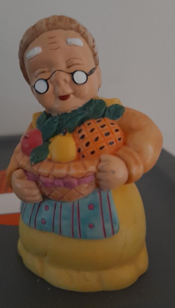Beeldje grootmoeder / oma, Ophalen of Verzenden, Gebruikt, Mens