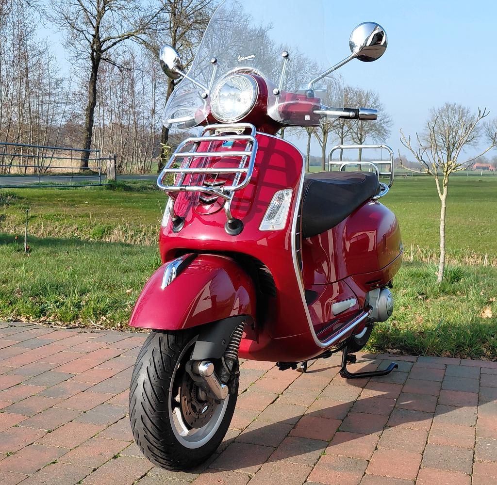 Vespa GTS 300 ABS 2018, Motoren, Motoren | Piaggio, Particulier, Scooter, 12 t/m 35 kW, 1 cilinder, Minimaal motorrijbewijs A2