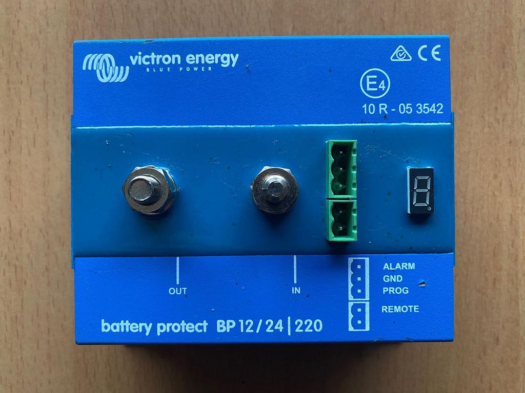 Victron Battery Protect 12/24V 220A Omvormer Camper Bus Bedr, Caravans en Kamperen, -, -, Ophalen of Verzenden, Zo goed als nieuw