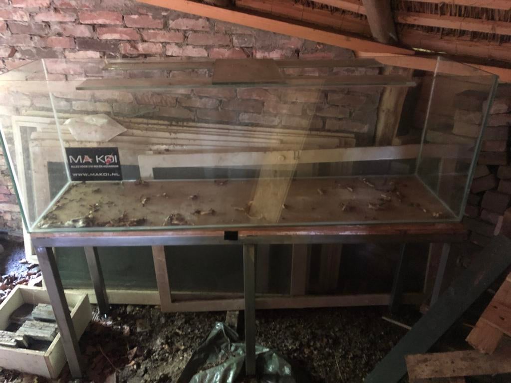 Gratis twee grote aquaria, Dieren en Toebehoren, Vissen | Aquaria en Toebehoren, Ophalen, Gebruikt, Aquariummeubel